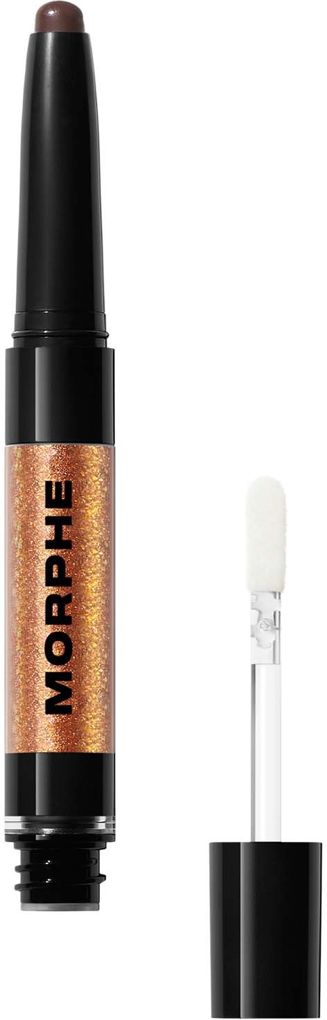 Ett läppglanspenna med svart lock och genomskinlig kropp som visar glitterprodukt inuti.