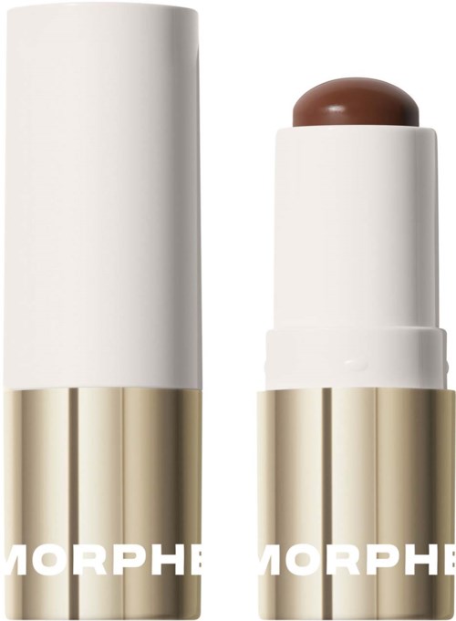 En läppstift med beige bas och en brunt nyans som syns. Läppstiftet är delvis utdraget.