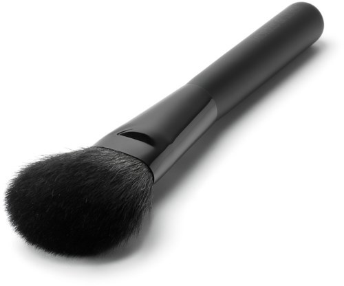 En svart makeup-borste med ihåligt handtag och fluffiga borst. Den är på en vit bakgrund.