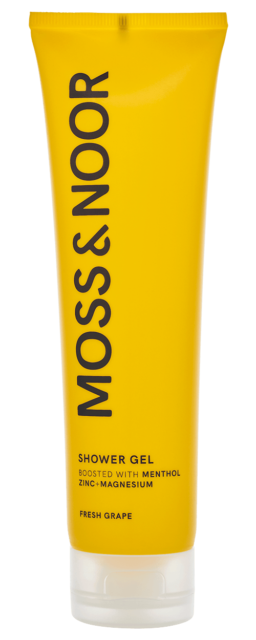 En gul tub med duschgell märkt Moss & Noor, innehåller mentol med zink och magnesium, doften är färsk druva.