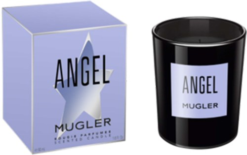 En parfyllåda och ett svart ljus med "Angel Mugler"-märkning på ljuset. Lådan är ljuslila med en stjärndesign.