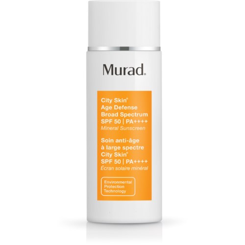 En vit flaska med Murad City Skin Age Defense solskyddsmedel med SPF 50 och PA++++.