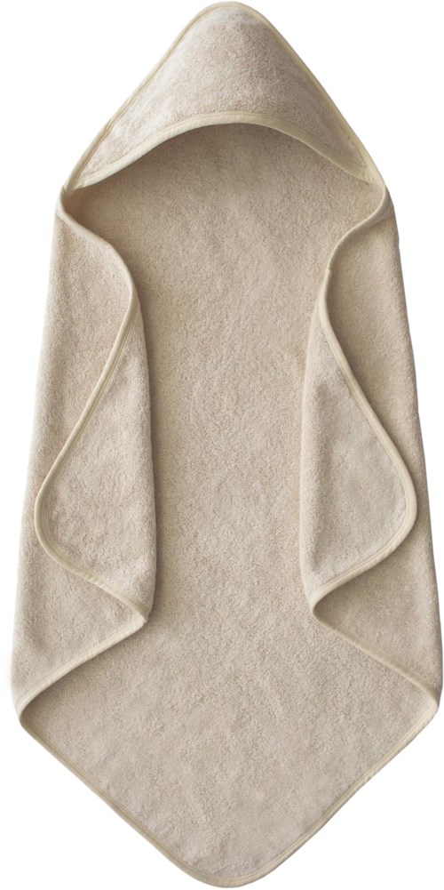 Ett mjukt beige huvdad handduk med draperade sidor, designad för barn eller bebisar, gjord av mjukt tyg.