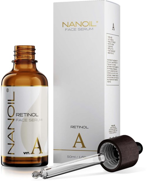 Pieni ruskea pullo Nanoil Retinol Face Serum ja pipetti sekä sen valkoinen pakkauksens.