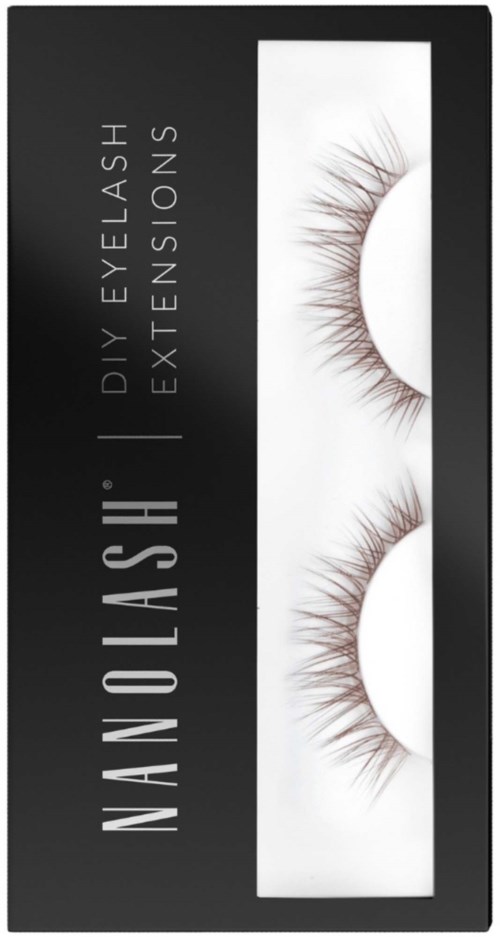 Eine schwarze Box mit falschen Wimpern namens NanoLash für DIY Wimpernverlängerungen.