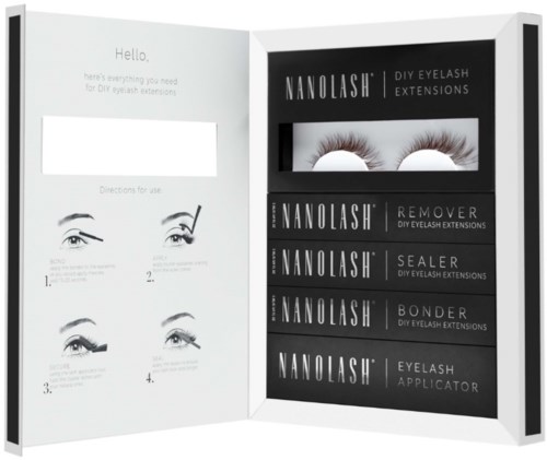 Offenes Heft zeigt Anleitungen und Produkte für DIY Wimpernverlängerungen und Entfernung.