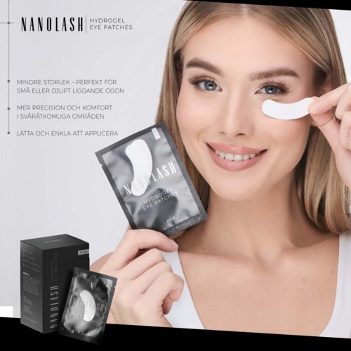 En kvinde holder en hydrogel øjenpude nær øjet, smilende, med produktemballage og instruktioner på svensk bag hende.