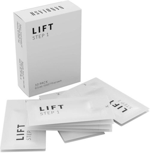Låda och paket märkta 'LIFT STEG 1' med 10 pack, troligen en hudvårds- eller kosttillskapsprodukt.