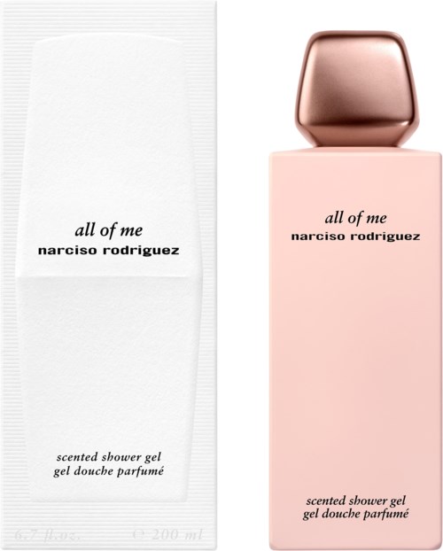 Różowa butelka żelu pod prysznic i białe opakowanie, oba z napisem 'all of me' Narciso Rodriguez, są pokazane.
