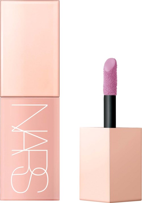 Een roze lippenstift zonder dop, met de lipstick zichtbaar in een zachte roze kleur.