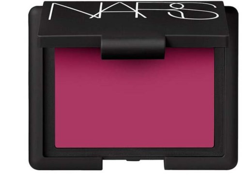 NARS rougekompakt med rosa rouge och svart lock med vit NARS-logga.