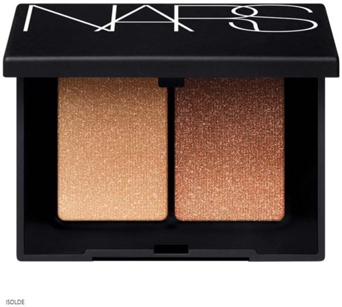 En NARS makeupkompakt med två nyanser, en ljus och en mörk, i en svart dosa med vitt logotyp på locket.