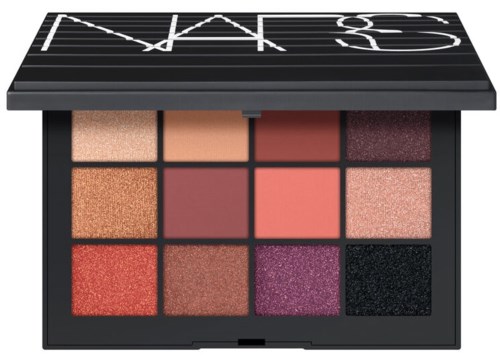 En makeuppalett med tolv färgglada ögonskuggor i olika nyanser, inkluderar matta och skimrande yta.