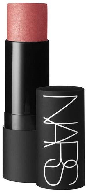 Ein rosa Blush-Stick und ein schwarzer NARS-Lippenstiftbehälter mit weißen Schriftzügen.