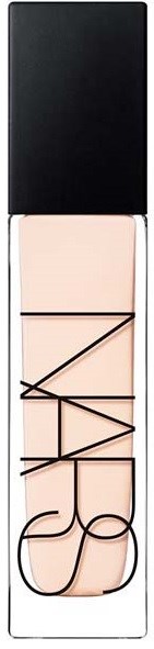 Een duidelijke fles NARS vloeibare foundation met zwarte dop en zichtbaar merklogo voorop.