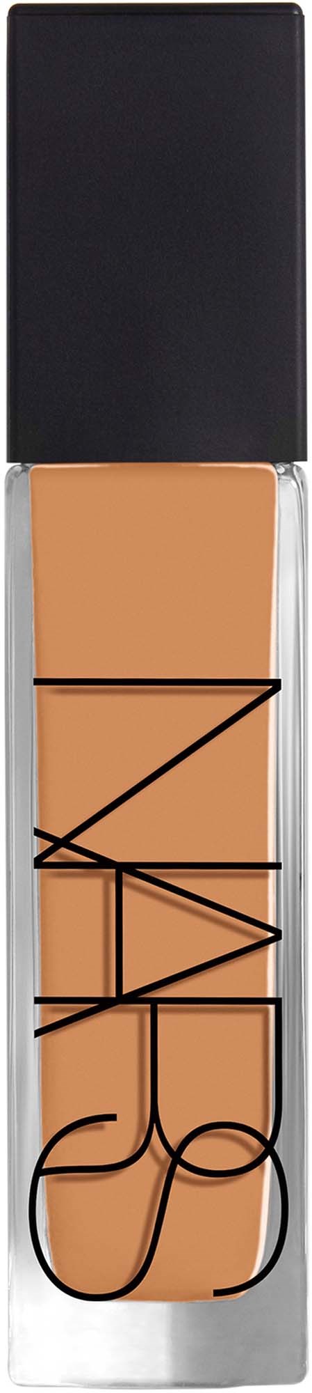 NARS flydende concealermiddel med beige farve, sort lås og gennemsigtig flaske der viser produktet indeni.