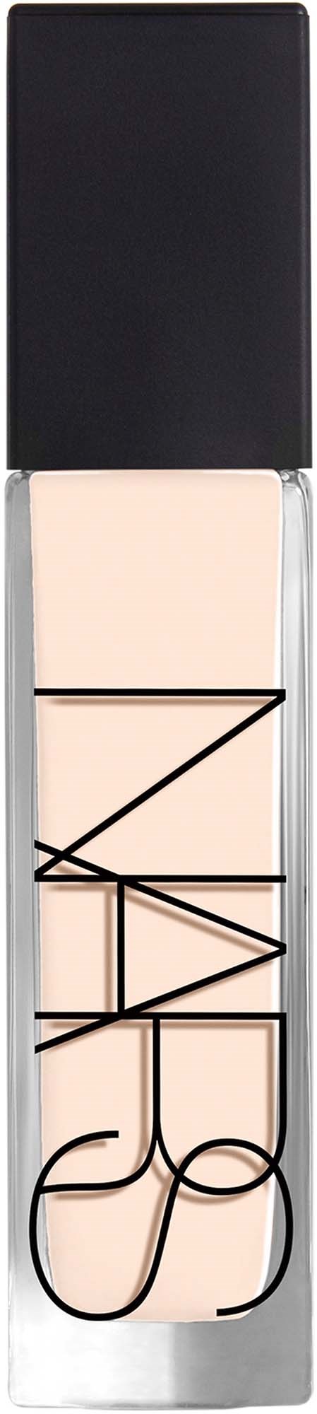 NARS flydende concealer i klar tube med sort låg. NARS-logoen er trykt på tuben.