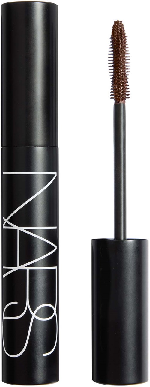 NARS ripsari ja harja, musta pakkauksessa valkoinen logo.