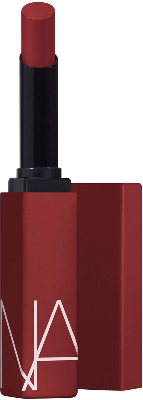 Ein roter Lippenstift mit schwarzer Basis in einem rechteckigen Case. Der Lippenstift ist ausgefahren und einsatzbereit.