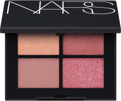 En NARS-makeup palette med fyra nyanser: ljus persika, djup rosa, mjuk rosa och glitterrosa.