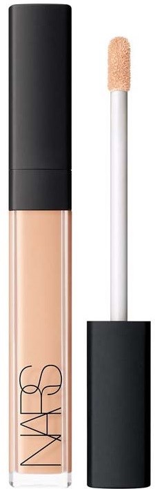 Ein Concealer-Röhre mit schwarzem Deckel und Applikator mit beiger Flüssigkeit.