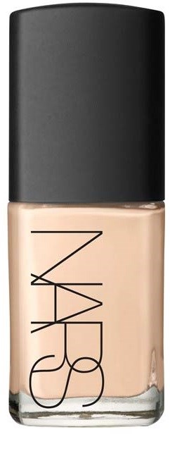 Een fles NARS foundation met een zwart deksel en doorzichtige glazen fles die huidskleurige product bevat.
