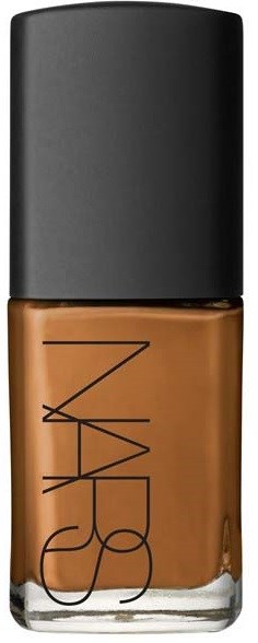Dit is een fles NARS foundation in een bruine tint met een zwart deksel.