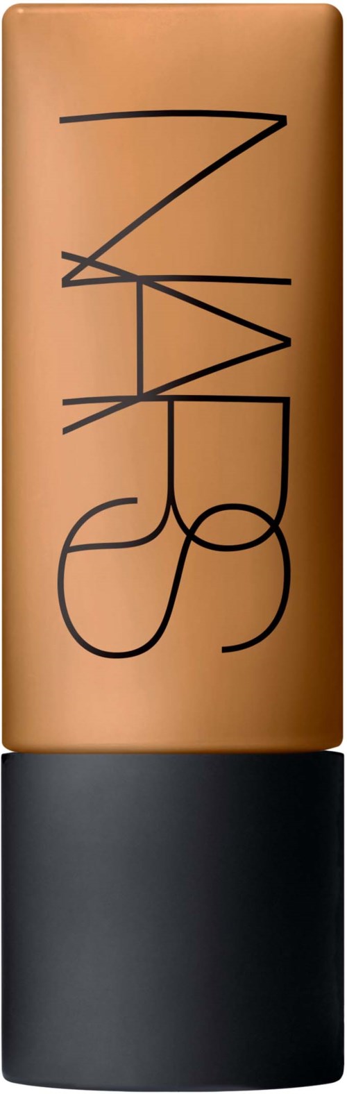 Een lippenstift met een bruin en zwart ontwerp, met zwarte abstracte lijnen op het bruine deel.