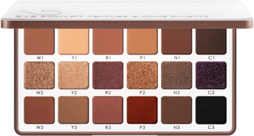 En palette med 15 ögonskuggor i matta och glittriga färger i neutrala och starka toner.