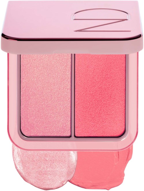 En rosa make-up-kompakt med två rougeområden, ett ljust och ett mörkt, och en liten svampapplikator.