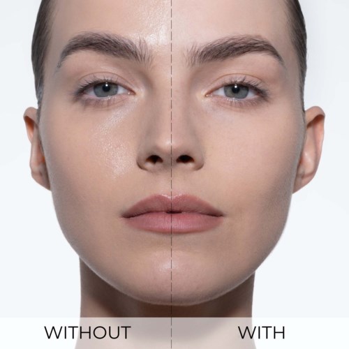 En delad ansikte som visar skillnaden mellan hud med och utan makeup eller redigering.