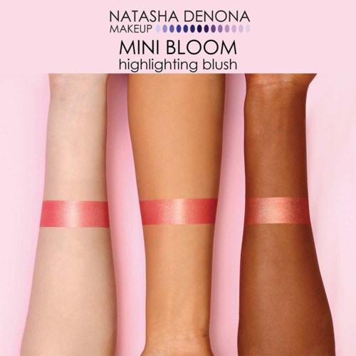 Tre armar med olika hudtoner visar rosa highlighter-rouge. Bakgrunden är rosa. Märket är Natasha Denona.