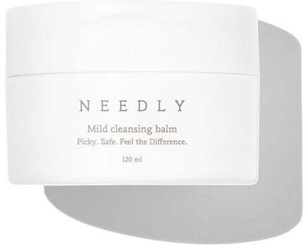 Valkoinen rasia, jossa lukee 'NEEDLY' ja 'Mild cleansing balm', pieni kuvaus ja tilavuus. Ei kuvia.