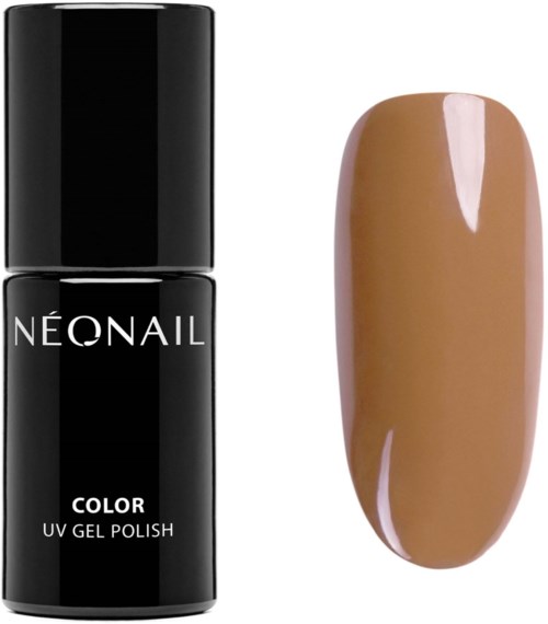 Musta kynsilakkapullo, jossa lukee NEONAIL ja beige-kynsilakka kynnessä.