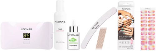 Nagelpflegeset mit Display, Nagelreiniger, Nagelöl, Nagelfeile, Gel-Sticker und Aufkleber.