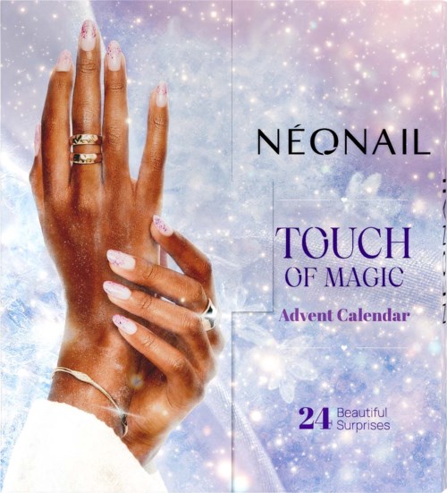 Neonail Touch of Magic adventkalender med 24 överraskningar, visar en hand med manikyrerade naglar och smycken.
