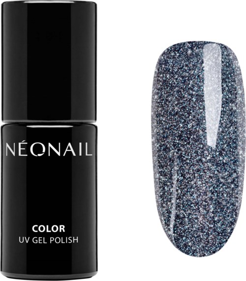 Musta kynsilakkapullo, jossa lukee 'Neonail Color UV Gel Polish', ja vieressä kiiltävä sininen kynsi näyte.