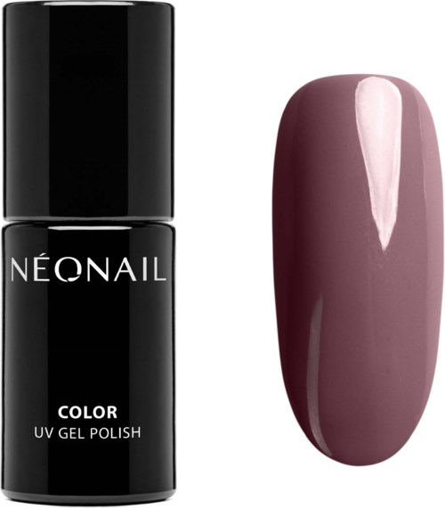 Musta kynsilakkapullo, jossa lukee 'NEONAIL COLOR UV GEL POLISH', ja vieressä kynsi, jossa on vaaleanvioletti kynsilakka.