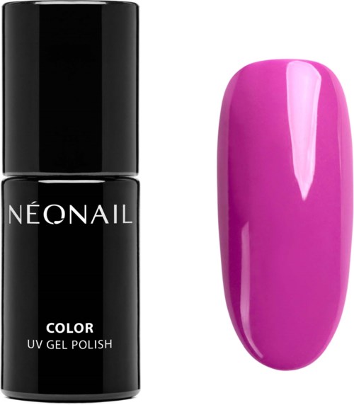 Eine schwarze Flasche Neon-Nagellack neben einem glänzenden pinken Nagel.