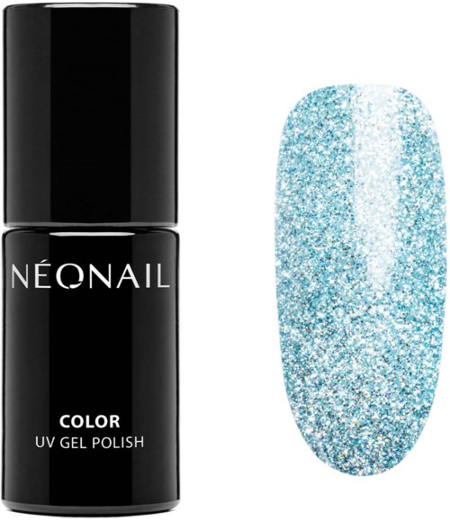 En sort neglelakseflaske mærket 'Neonail' med en blank blå glitternegl efter påføring.