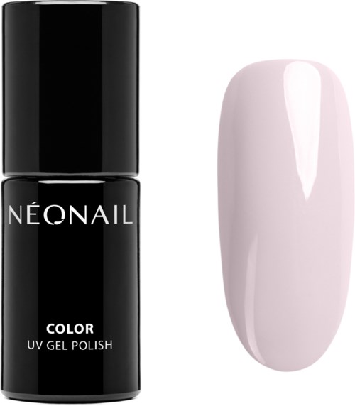 Czarna butelka lakieru UV Neonail i pomalowany paznokieć w jasnoróżowym kolorze.