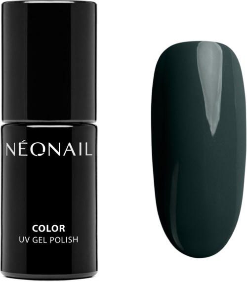 Czarna butelka lakieru do paznokci oznaczona 'NÉONAIL Color UV Gel Polish', z pomalowanym ciemnym tealowym paznokciem.