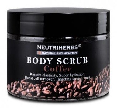 Ein schwarzer Behälter mit der Aufschrift 'NeutriHerbs Body Scrub Coffee' und Kaffeebohnen. Es verspricht, die Haut zu hydratisieren und zu verbessern.