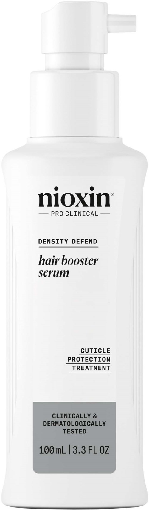 En hvid flaske med Nioxin hårforstærkende serum med pumpe, mærket til hovedbundsbeskyttelse og hårvækst.