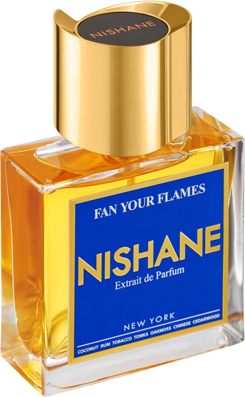 Lasipullo, jossa kultainen korkki ja sininen etiketti, sisältää keltaista tuoksua. Etiketti lukee "Nishane" ja "Fan Your Flames."