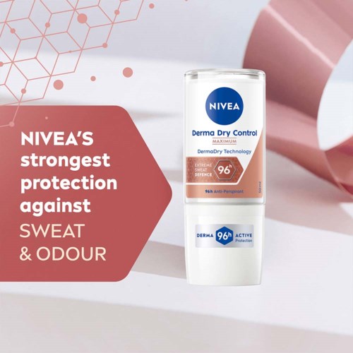Nivea deodorant med blå logo, hvit flaske og rosa etikett gir beskyttelse mot svette og lukt.