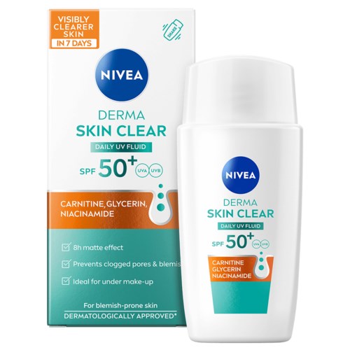 En Nivea solkrämflaska och förpackning med SPF 50+, påståenden för klar hy, och ingredienser som glycerin.