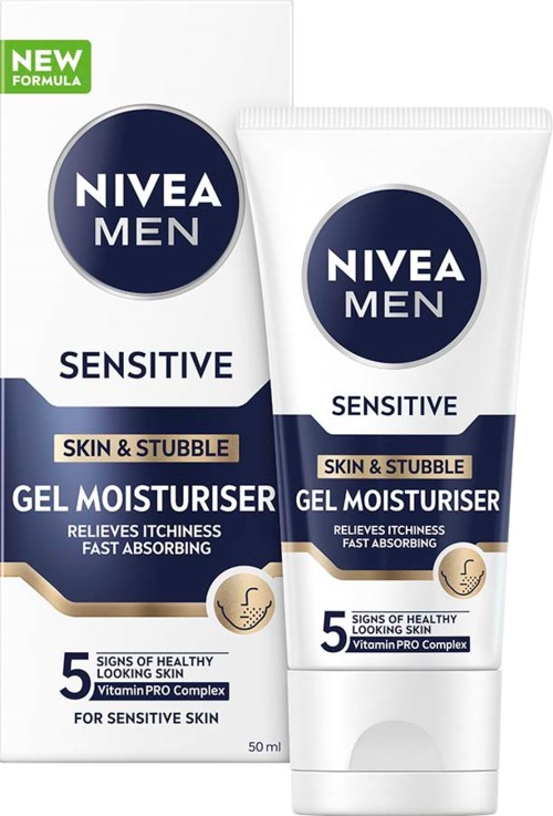 En Nivea Men Sensitive gelkräm för hud och stubb, i en vit tub och förpackning, som betonar att den lindrar klåda.
