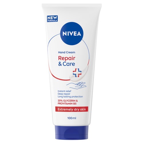 Eine weiße Tube Nivea Handcreme namens Repair & Care mit blauer, roter und weißer Schrift, für sehr trockene Haut.