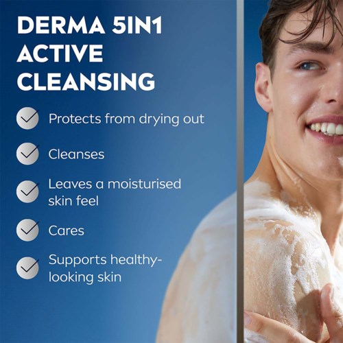 Informatiebord voor Derma 5in1 Active Cleansing met opgesomde voordelen, naast een lachende persoon met schone huid.